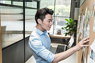 《赛博朋克2077》DLSS4更新测试：图像更清晰、帧数更高